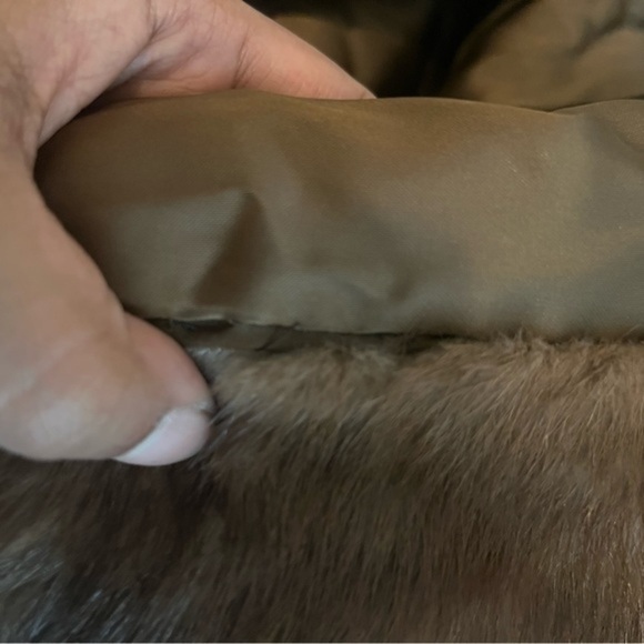 The bon Marche Fur salon belted mink coat. Classy, classi 1950s stylee fur coat! - Picture 11 of 13